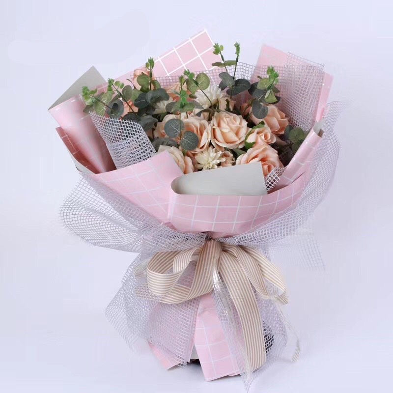 20pcs in 1 Pack Checkered Wrappers Two Sided Bouquet Wrapping Material (Waterproof)